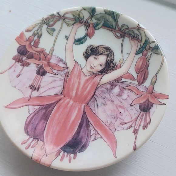 Fuschia Fairy collector plate, Cecily Mary Barker painting. - Picture 2 of 5